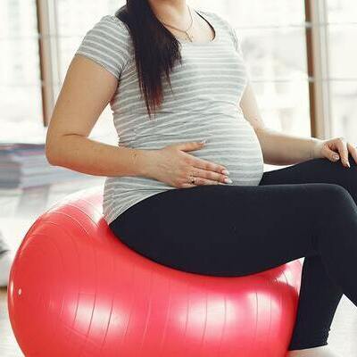 Tieniti in forma e preparati al parto con il pilates