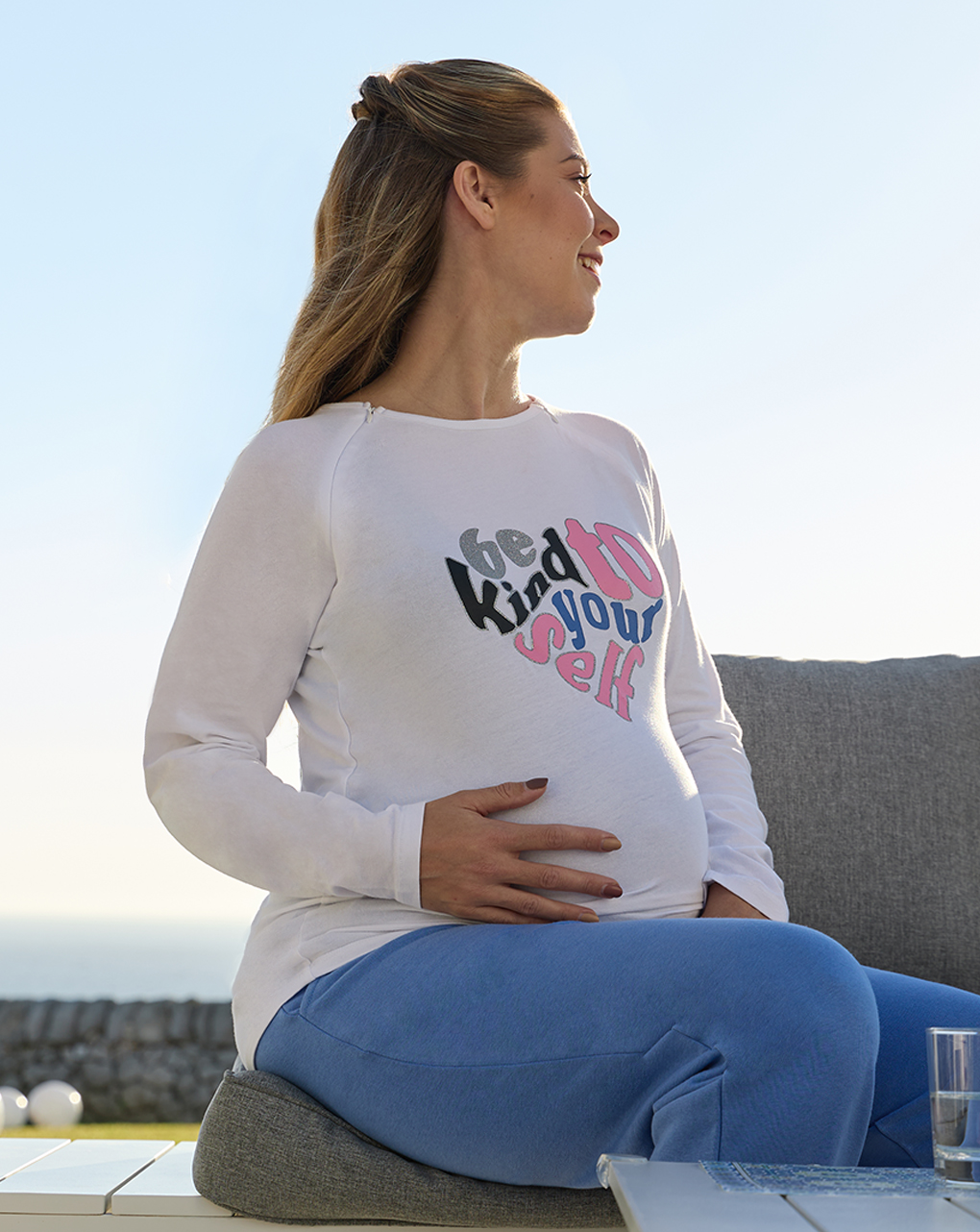 T-shirt premaman allattamento be kind to yourself
