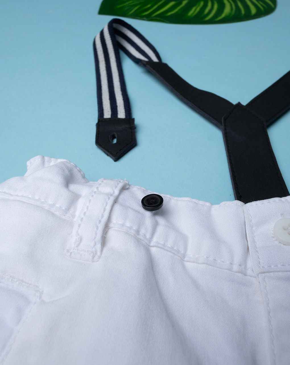 Pantalone bimbo bianco con bretelle - Prénatal