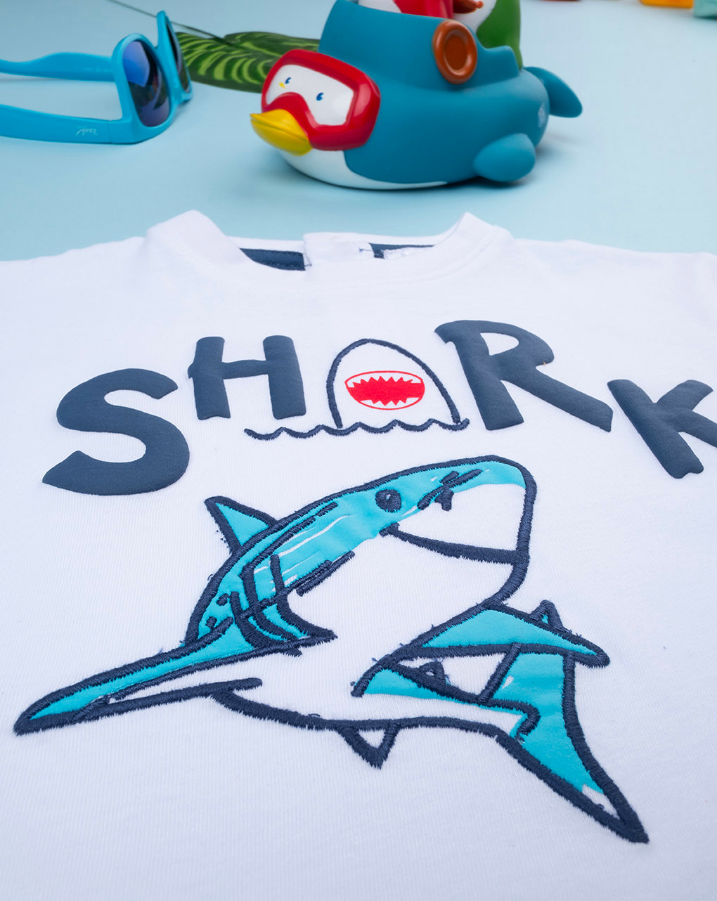 T-shirt bianca mezza manica bimbo "shark"