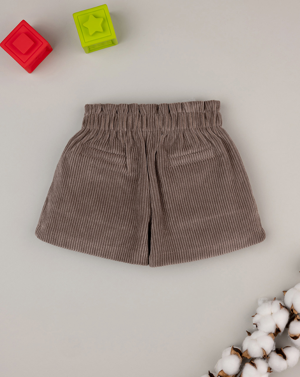 Shorts bimba marroni