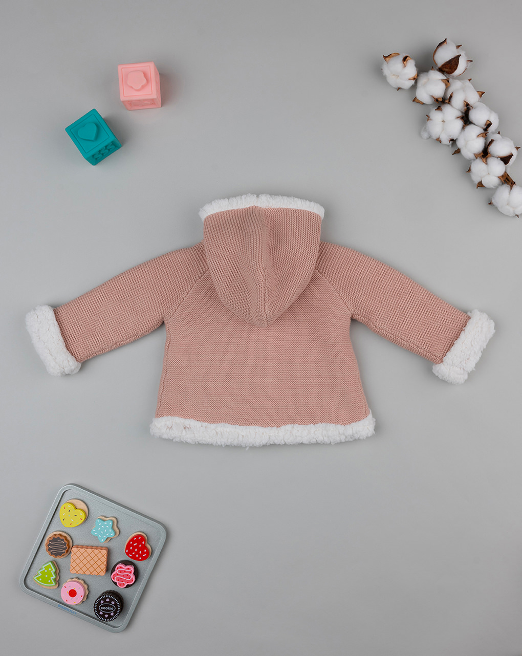 Cardigan rosa con cappuccio bimba