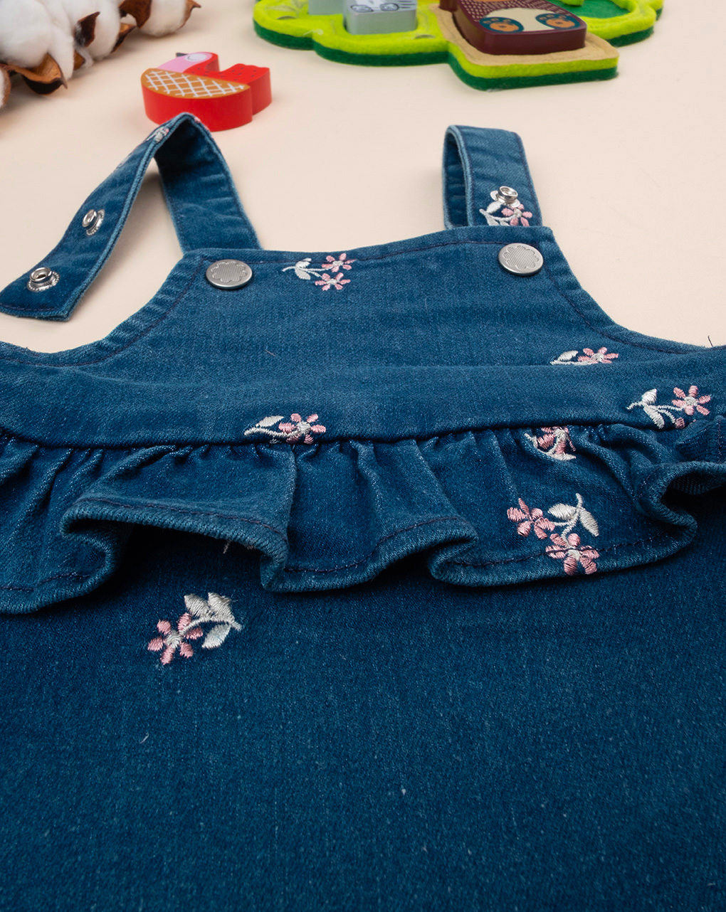 Pinafore bimba denim con ricami