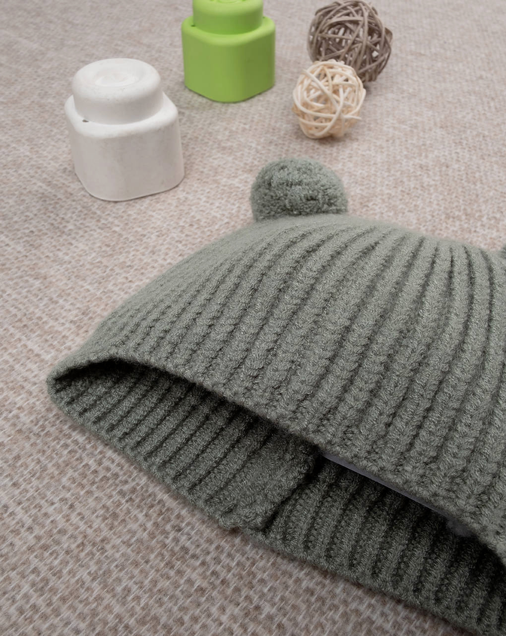 Cappello verde tricot neonato