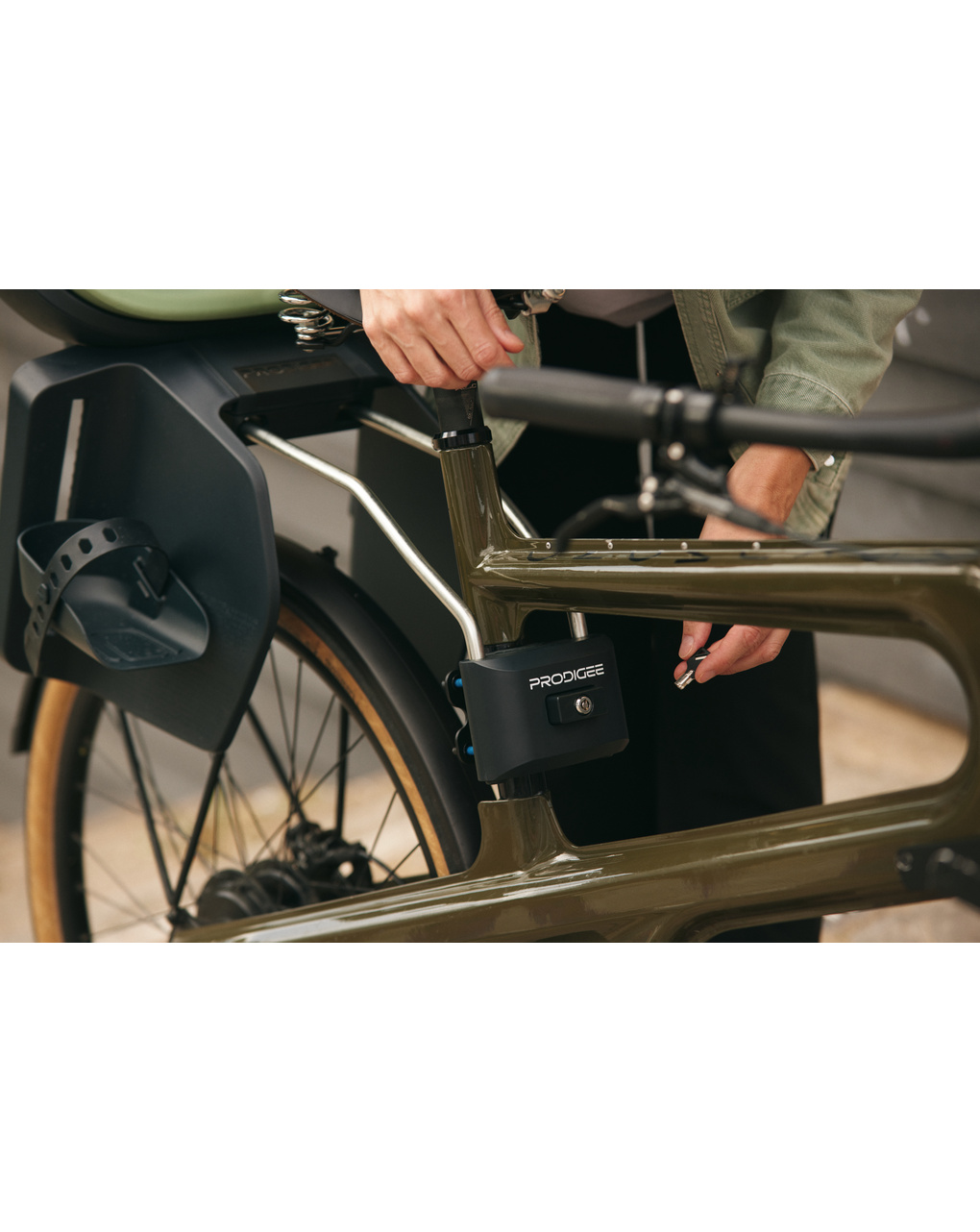 Prodigee icon rear frame - seggiolino bici con montaggio posteriore al telaio grigio quartz