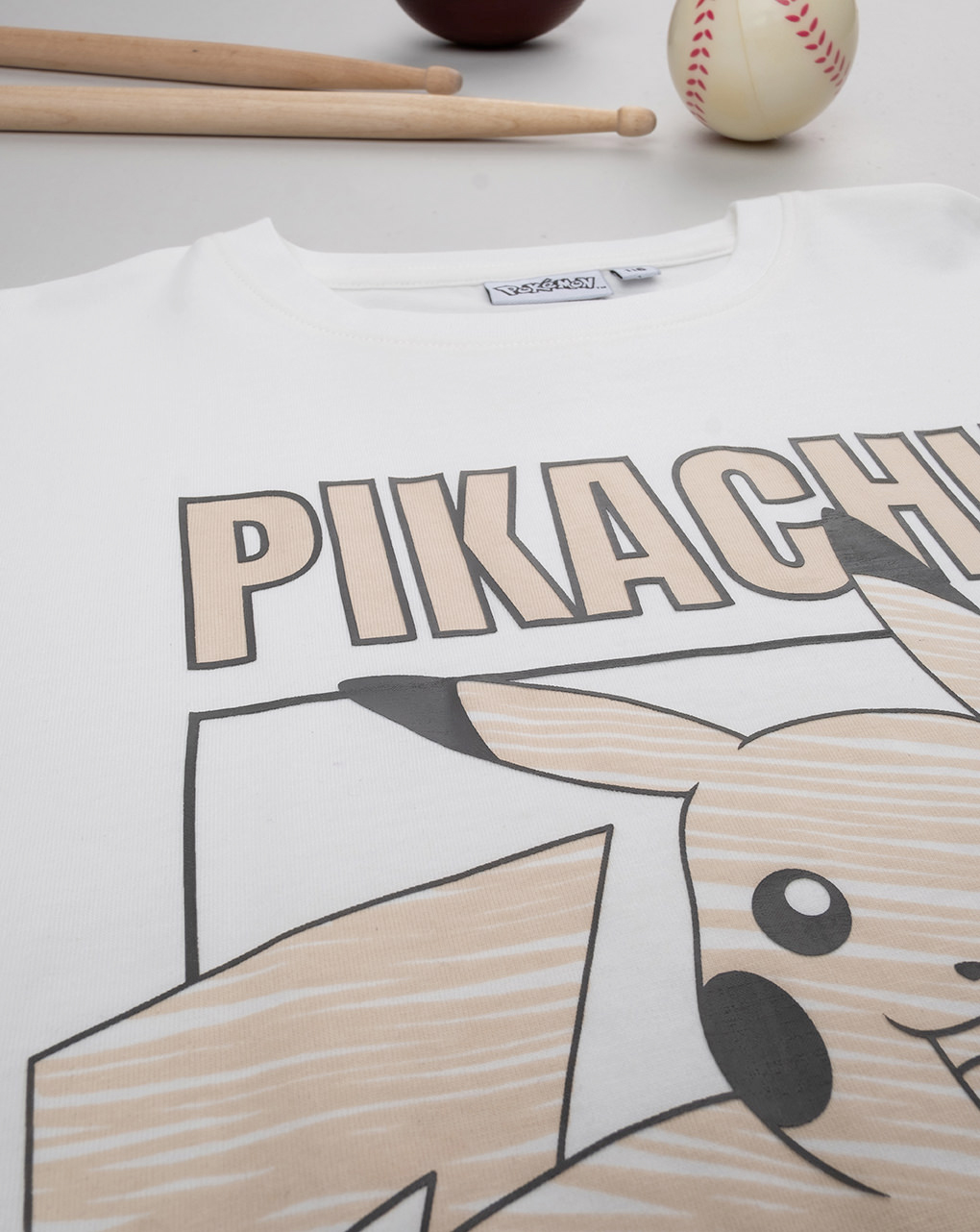 T-shirt bimbo pikachu