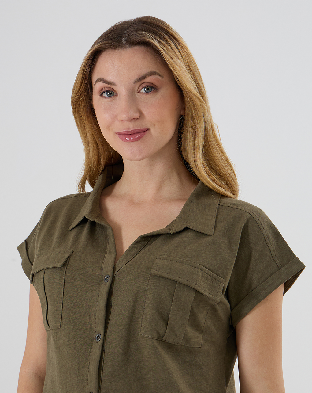 Camicia maniche corte verde militare con tasche