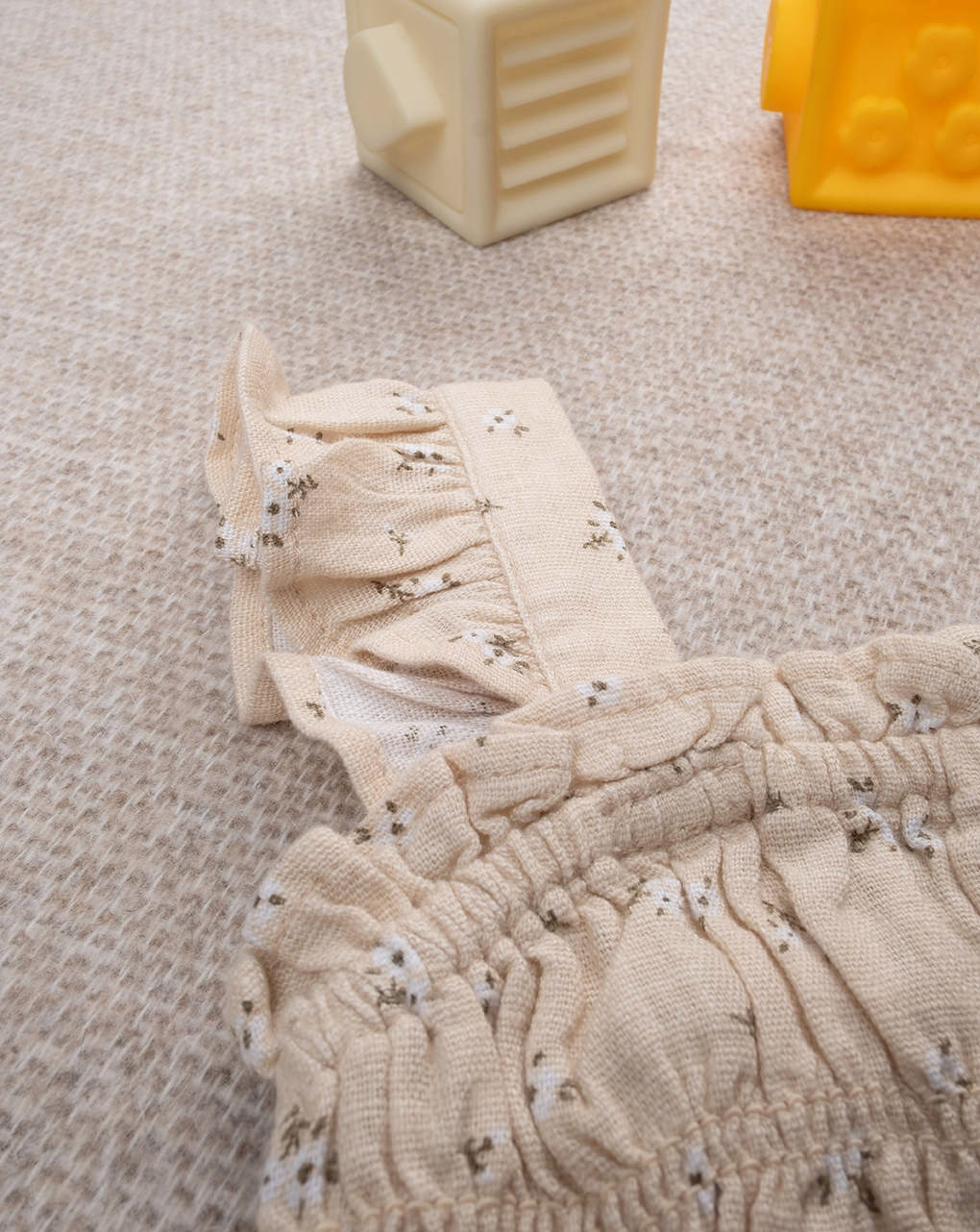 Canotta bimba beige