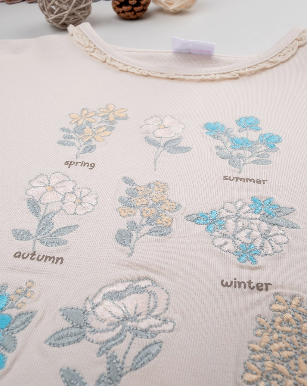 Maglia beige bambina fiori e rouches