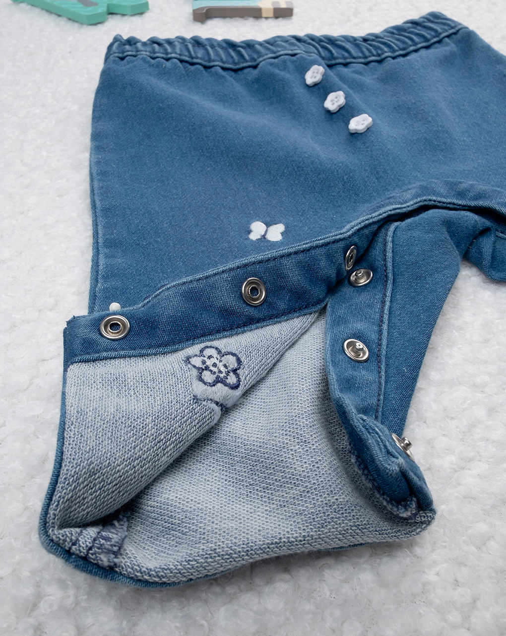 Pantaloni denim bimba con ricami