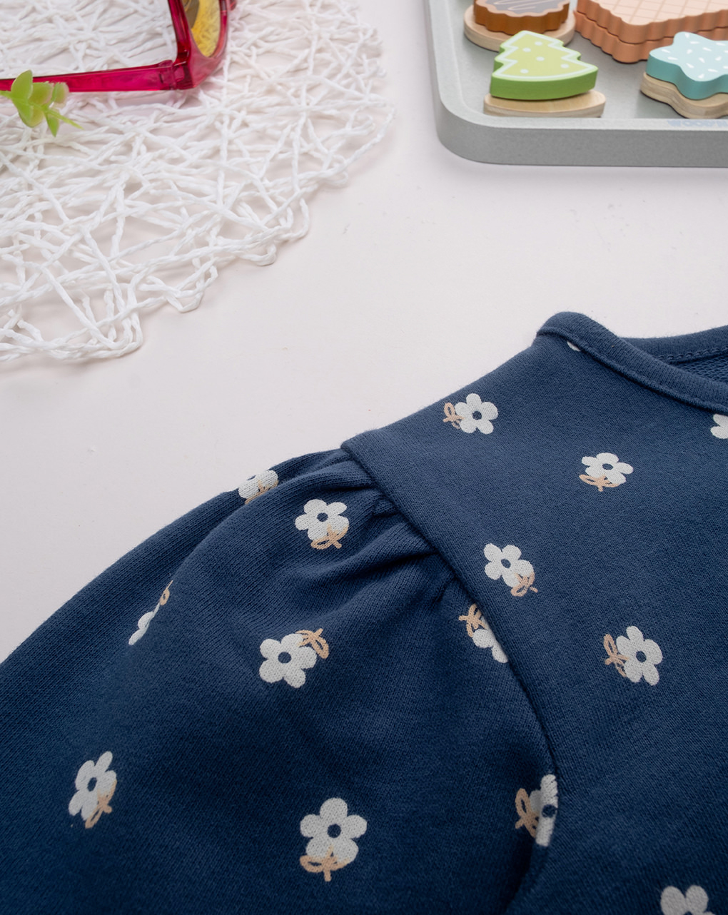 Maglia bimba blu fiori allover