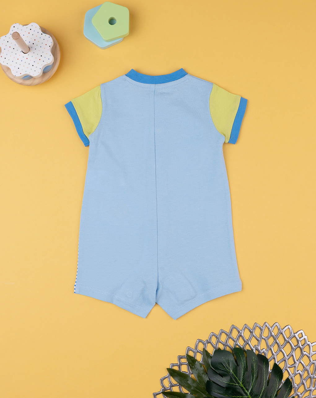 Tutina corta neonato apertura centrale