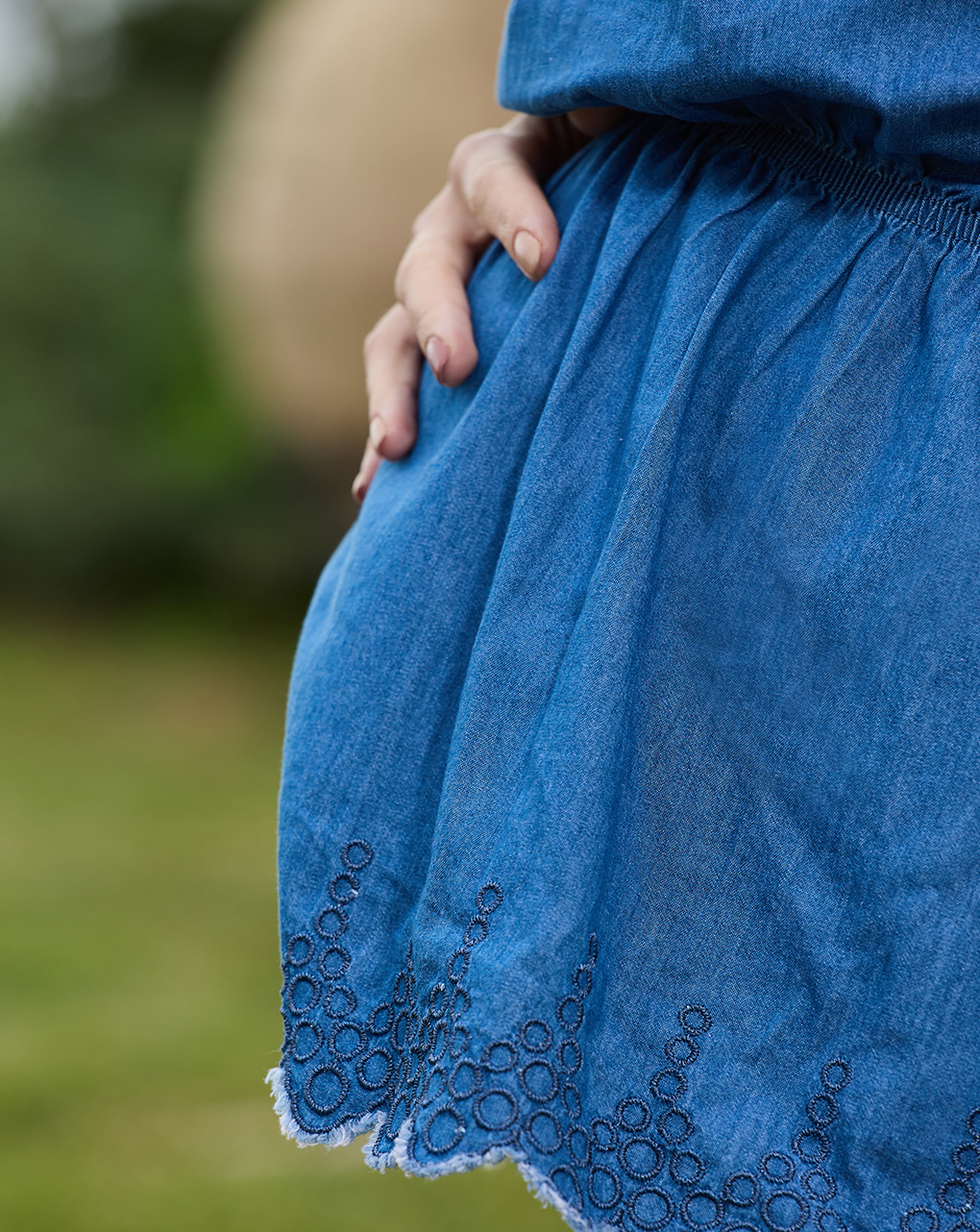 Blusa premaman in chambray con ricami
