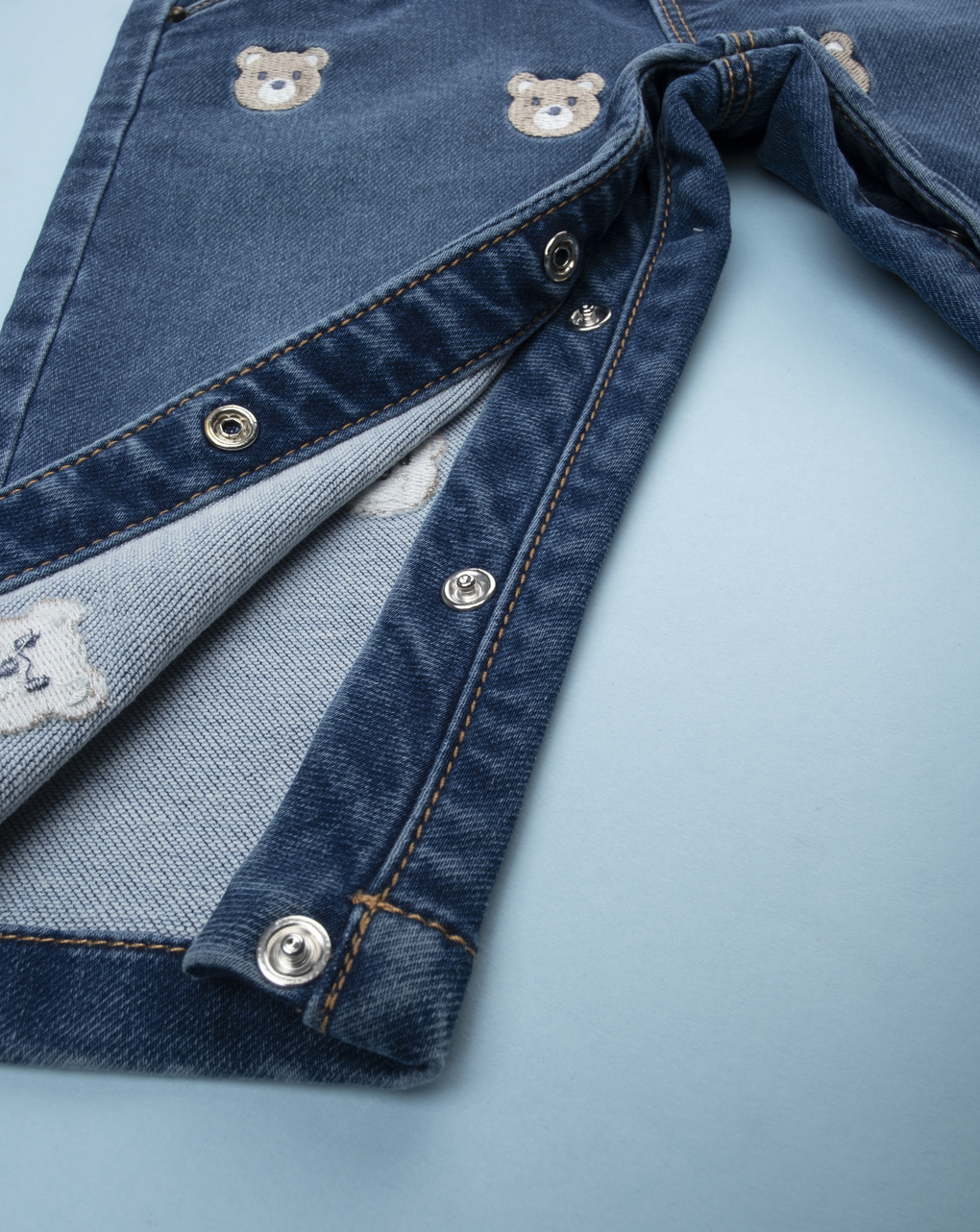 Pantalone bimbo blu denim con ricamo
