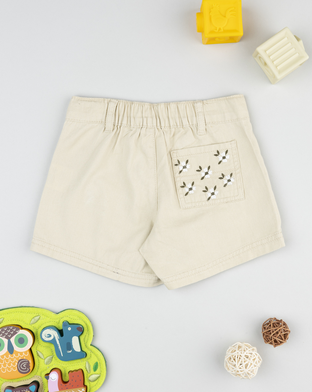 Shorts beige bimba ricami